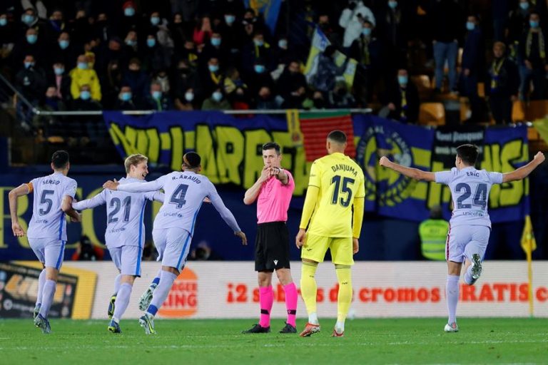 FC Barcelona castiga a un buen Villarreal en un partido de fuerzas parejas (1-3)