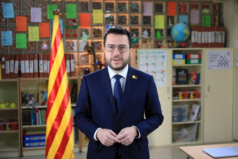 Aragonés: «El catalán es la lengua vehicular de la Nación Catalana». «Debemos construir alternativas por si la Mesa del Procés se atasca y no aporta resultados»
