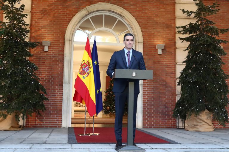 Sánchez asegura que las familias podrán celebrar la Navidad pese a la sexta ola del COVID