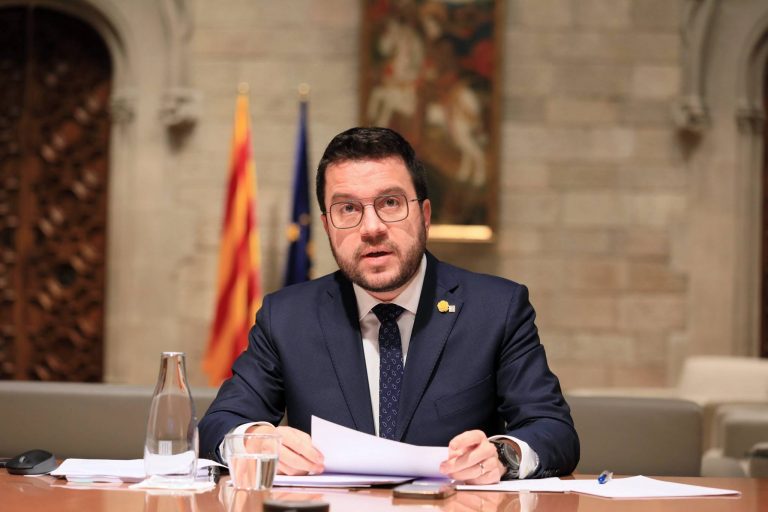 El COVID sigue descontrolado en Cataluña pese a las restricciones impuestas por Pere Aragonès García