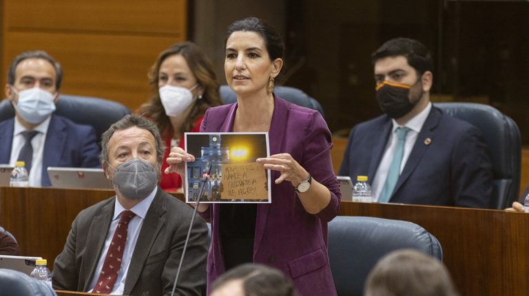 Monasterio (VOX) al PP: «Cuando hay que elegir comunismo o libertad, ustedes están con los totalitarios que quieren quitarme a mis hijos»