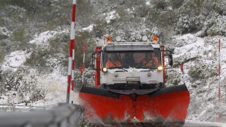 Lluvia con posibles deshielos y crecidas de los ríos en final del puente de la Constitución