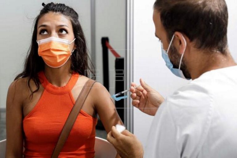 La Comisión de Salud Pública ha dado luz verde a la tercera dosis de la vacuna COVID para mayores de 40 años en España