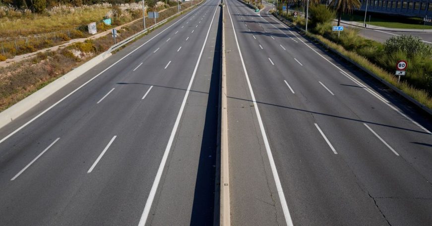 FOTOGRAFÍA. ESPAÑA, MARZO DE 2020. Vista de una carretera del Reino de España durante el estado de alarma. Efe