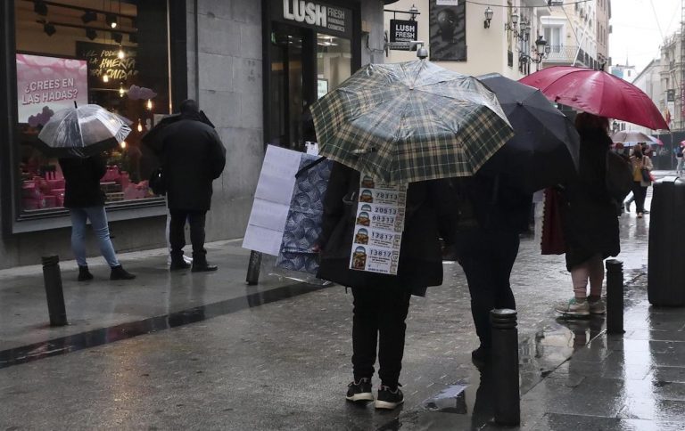 Precipitaciones localmente fuertes y probables nieblas extensas y persistentes en España el 22D