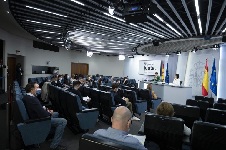 Gobierno de Pedro Sánchez: «Una de las mayores certezas que tenemos es que las vacunas funcionan»