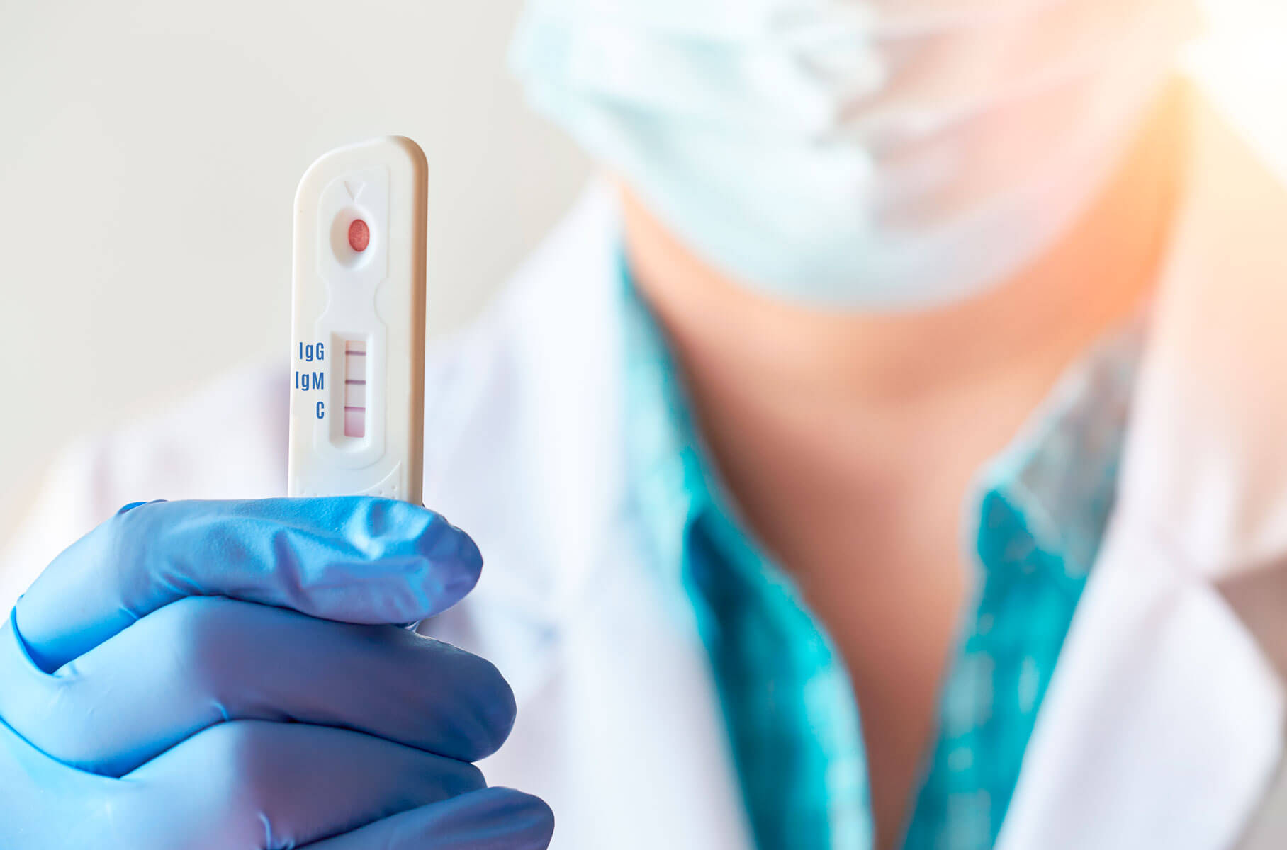 FOTOGRAFÍA. MUNDO, AÑO 2021. Detalle de personas durante las pruebas COVID 19 8coronavirus), llamado Test PCR o Test Antígeno. (Ñ Pueblo) (3)