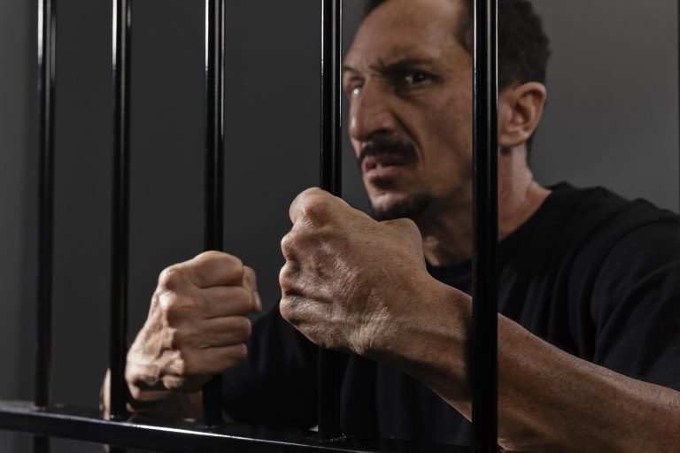 España| El Tribunal Supremo avala la prisión a un padre por propinar un «fuerte azote» en las nalgas a su hija de 4 años que no quería dormir y no paraba de llorar