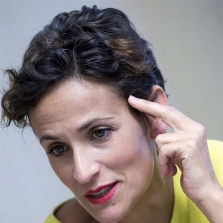 La vacunada presidente de Navarra María Victoria Chivite Navascués (María Chivite) da positivo en covid-19