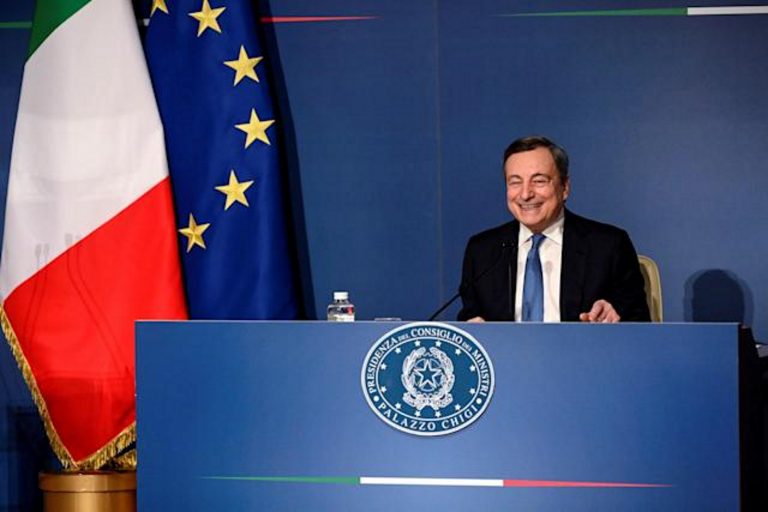 Italia estudia un Pasaporte COVID solo para los vacunados con «tres dosis» y tests obligatorios para vacunados y no vacunados