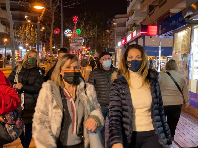 Lázaro (VOX) critica la deficiente iluminación navideña de Salou (Tarragona)