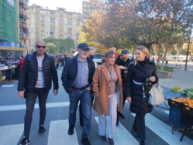 Lázaro visita San Pedro y San Pablo dentro de la campaña «Barrios Seguros» de VOX en Cataluña