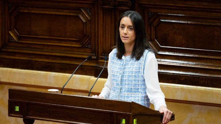 Lora (Vox) defiende en Parlamento de Cataluña el plan de VOX para revertir el «invierno demográfico» y la «baja natalidad» en la región