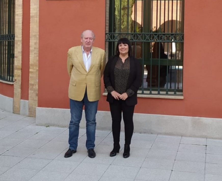 FOTOGRAFÍA. CAÑIZAR DE AMAYA (BURGOS) ESPAÑA, 2/.01.2022. El ex 'alcalde de Cañizar de Amaya (Burgos), Javier Pedrero (igual), junto a la alicantina presidente nacional de Tú patria, Carmen Gomis. (Ñ Pueblo)