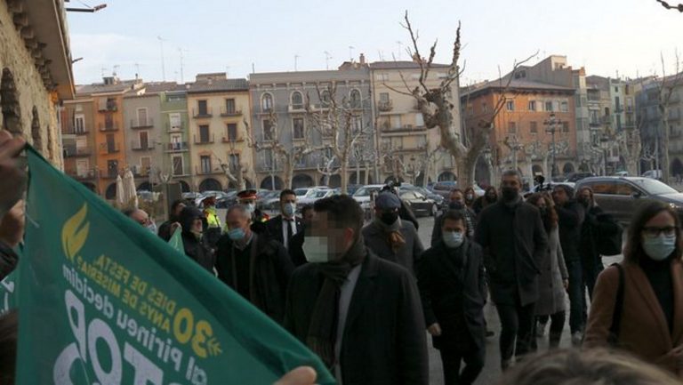 Abuchean a Pere Aragonés García en Balaguer (Lérida)