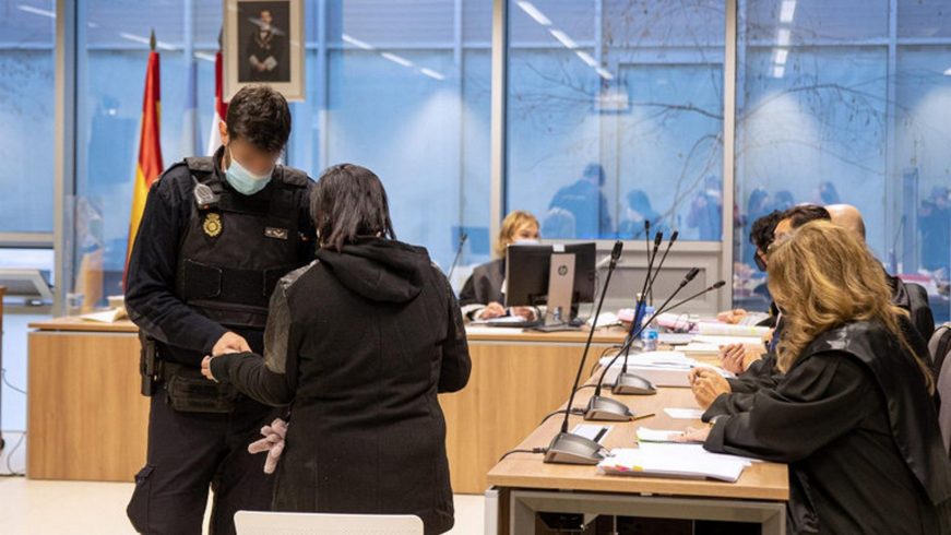 FOTOGRAFÍA. LOGROÑO (ESPAÑA), 31.01.2022. La mujer acusada de asesinar a su hija de 5 años en un hotel de la capital riojana. Efe (2)