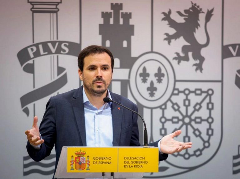 El ministro Garzón carga contra «bulos» de VOX y mantiene su acusación contra una «España maltratadora de animales y productora de carne de mala calidad»