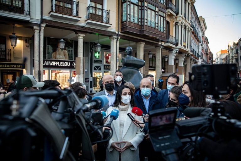 Arrimadas: El voto a Cs en Palencia el 13F «puede cambiar todo» en Castilla y León