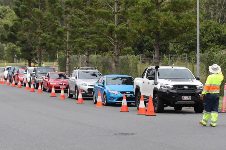 Australia pese a su vacunación obligatoria COVID y el 90 % de su población vacunada registra más 100.000 casos diarios COVID por primera vez