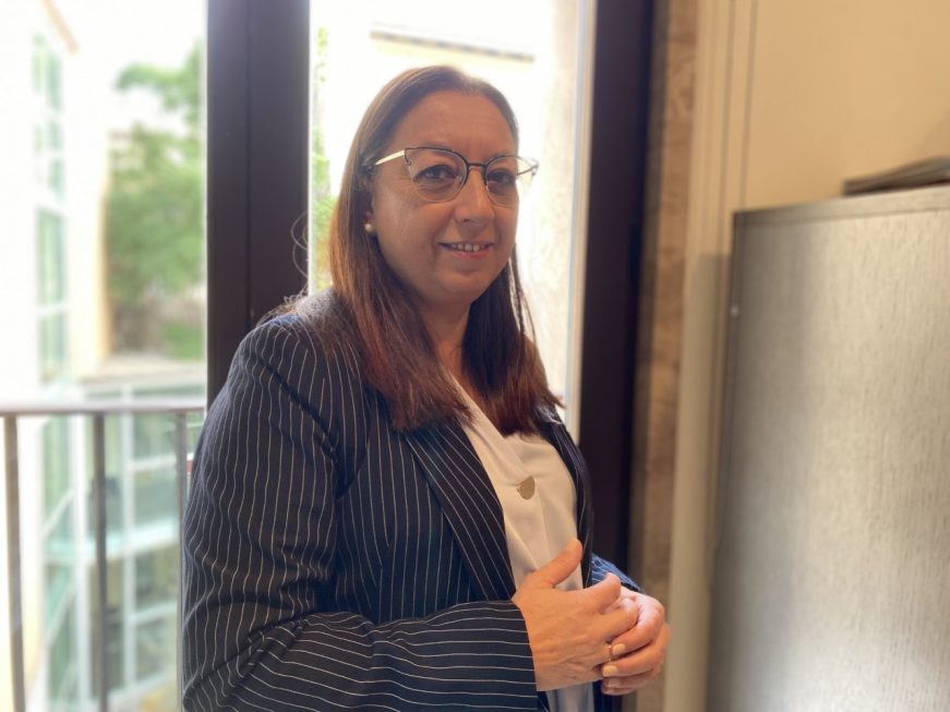 FOTOGRAFÍA. VALENCIA (ESPAÑA), 19.01.2022. María de los Llanos Massó Linares (Llanos Massó), este miércoles en las Cortes Valencianas. Lasvocesdelpueblo (Ñ Pueblo)