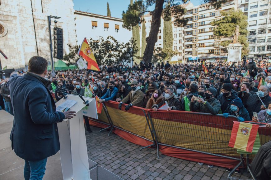 FOTOGRAFÍA. VALLADOLID (ESPAÑA), 15.01.2022. VOX presenta su candidato a la Presidencia de Castilla y León en las elecciones regionales del 13 de febrero (13F), Juan García-Gallardo Frings, y el resto de cabezas de lista por las 8 provincias restantes de la Comunidad autónoma. Han participado el presidente de VOX, Santiago Abascal Conde, la secretaria general parlamentaria, Macarena Olona, el secretario general Francisco Javier Ortega Smith-Molina Lasvocesdelpueblo (Ñ Pueblo)