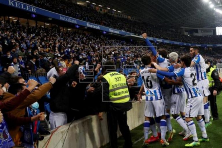 Un adverso resultado apea al Atlético de Madrid de la Copa del Rey y da el acceso a los cuartos de final a una Real Sociedad muy brillante en Anoeta (2-0)