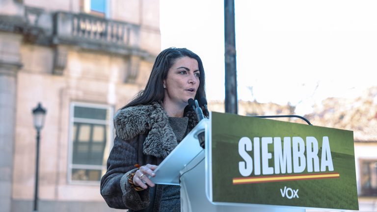 Macarena Olona Choclán: «Estoy harta de políticos sectarios y una derecha acobardada que pide perdón por su existencia ante los ataques de la izquierda»