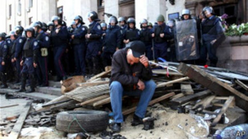 FOTOGRAFÍA. INVASIÓN RUSA EN UCRANIA, 24.02.2022. Al menos 18 personas murieron a consecuencia de un ataque aéreo ruso perpetrado este jueves contra una unidad militar ubicada en la región de Odessa, a orillas del mar Negro, tras el inicio de la operación militar ordenada por el presidente de Rusia, Vladímir Putin, contra Ucrania. Efe.