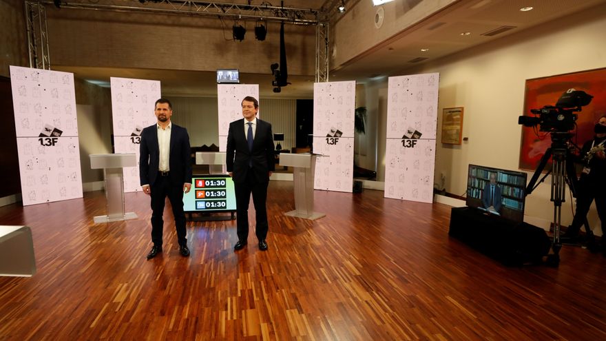FOTOGRAFÍA. VALLADOLID (ESPAÑA), 31.01.2022. El candidato del Partido Popular a la presidencia de Castilla y León, Alfonso Fernández Mañueco (c), el candidato del Partido Socialista Obrero Español a la presidencia de Castilla y León, Luis Tudanca (i), y el candidato de Ciudadanos a la Presidencia de la Junta de Castilla y León Francisco Igea (d, monitor). Efe.
