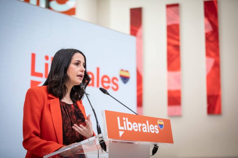 España| Arrimadas anuncia la «refundación» del partido: «Cs NO es útil por los españoles» y «lo sabíamos»