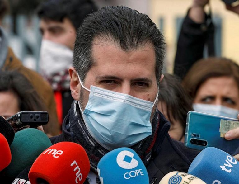 Tudanca (PSOE) tras votar: «Hoy es un día de ilusión»