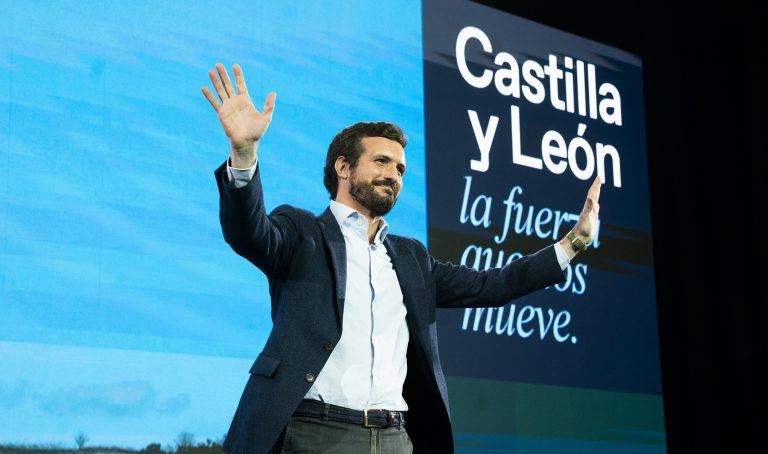 Casado comunica a Ayuso el archivo del expediente abierto contra ella por el contrato de las mascarillas que se benefició su hermano Tomás Díaz Ayuso
