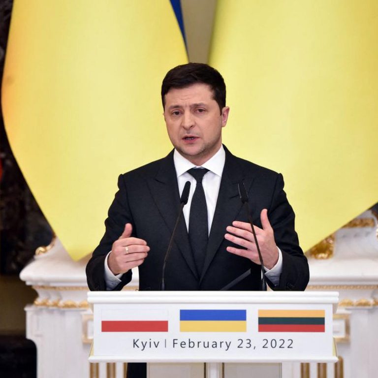 Presidente Volodimir Zelenski sobre la invasión rusa: «Ucrania resiste y está repeliendo con éxito los ataques enemigos» de Rusia