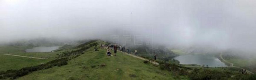 FOTOGRAFÍA. LAGOS DE COVADONGA (ASTURIAS) ESPAÑA, 15.02.2022. Turistas en los Lagos de Covadonga, en el Parque Nacional de Picos de Europa, Asturias. Efe