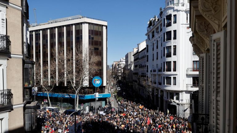 Miles de simpatizantes del PP se levantan contra Pablo Casado Blanco y Teodoro García Egea: «Que dimita y se lleve a Egea»