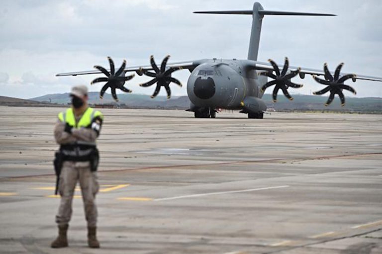 España envía 4 aviones de armas al pueblo ucraniano para combatir la invasión rusa de Ucrania