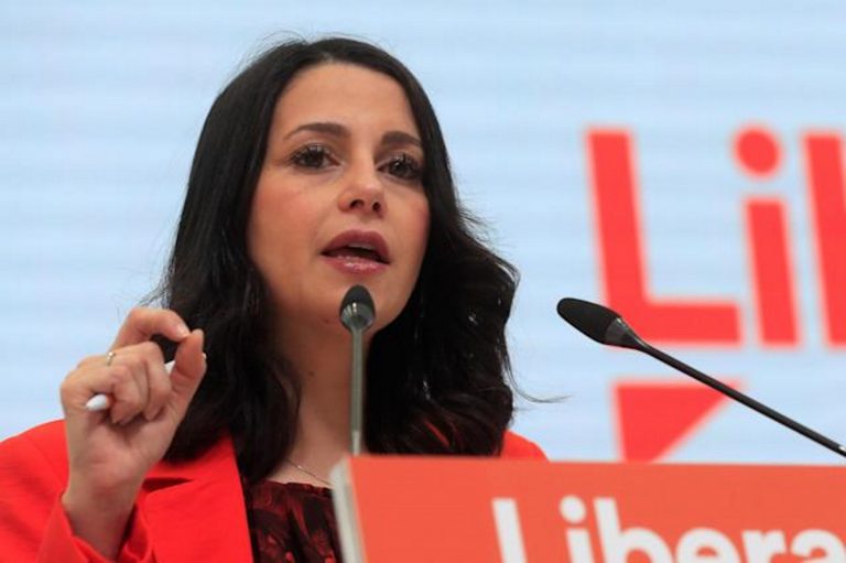 Cs pisa con expectación la crisis del PP confiando en que su suerte cambie. «La vida da muchas vueltas»