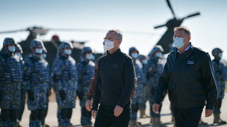 Amenaza de invasión de Ucrania por Rusia: EEUU envía cazabombarderos F-15, helicópteros CH-47 Chinook y helicópteros de ataque a tierra HH-60 Blackhawk