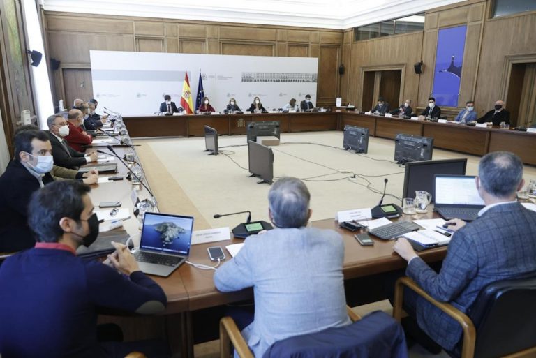 PSOE y Pedro Sánchez se bajan aún más los pantalones ante ‘su’ «ultraderecha» (Transportistas «alborotadores» de «VOX») y pacta rebajar en carburantes