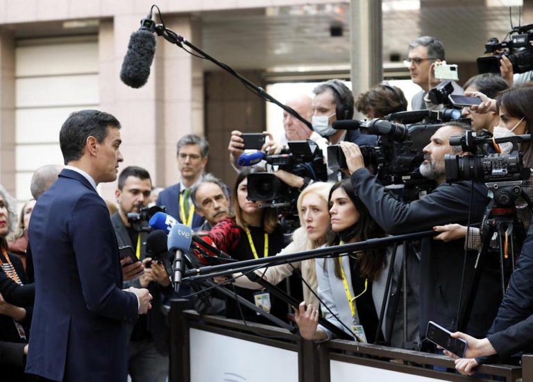 Sánchez ratifica el compromiso de España con Ucrania anunciando nuevo envío de armas y subraya la unidad del occidente frente a la «guerra de Putin»