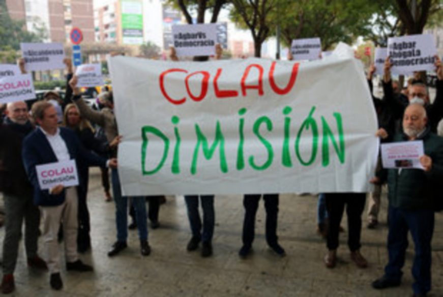 FOTOGRAFÍA. BARCELONA (ESPAÑA), 04.03.2022. VOX y vecinos de la ciudad de Barcelona reclaman la dimisión de la alcaldesa de la ciudad, Ada Colau. ACN