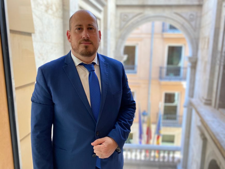 FOTOGRAFÍA. VALENCIA (ESPAÑA), 28.03.2022. El diputado del Grupo Parlamentario VOX David García Gomis. Lasvocesdelpueblo (Ñ Pueblo)