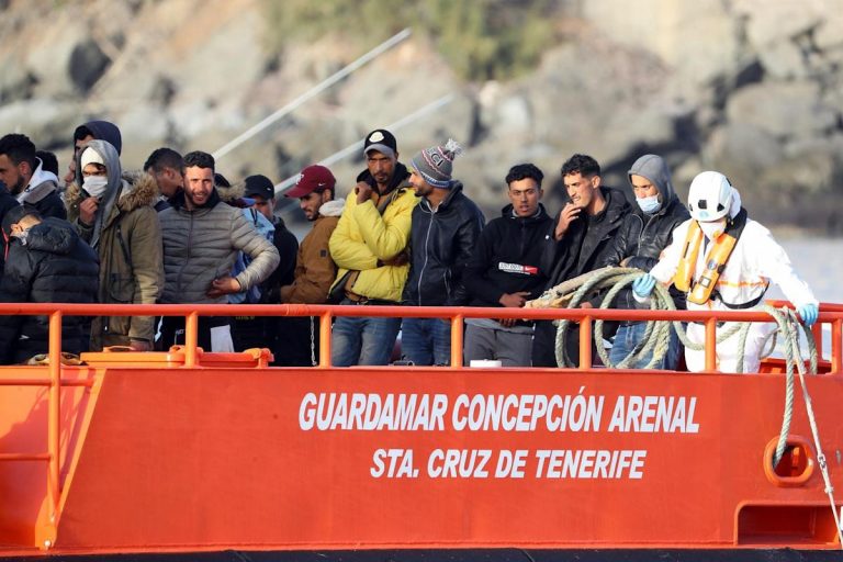 El Gobierno de Podemos, PSOE e IU retoma los vuelos de repatriación a Marruecos de inmigrantes ilegales marroquíes