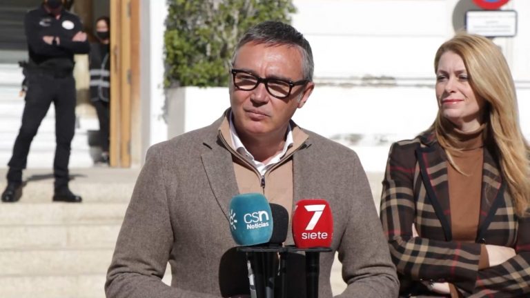 Gavira (VOX) defiende que España «debe dar una respuesta» a los refugiados que huyen de la guerra de Ucrania