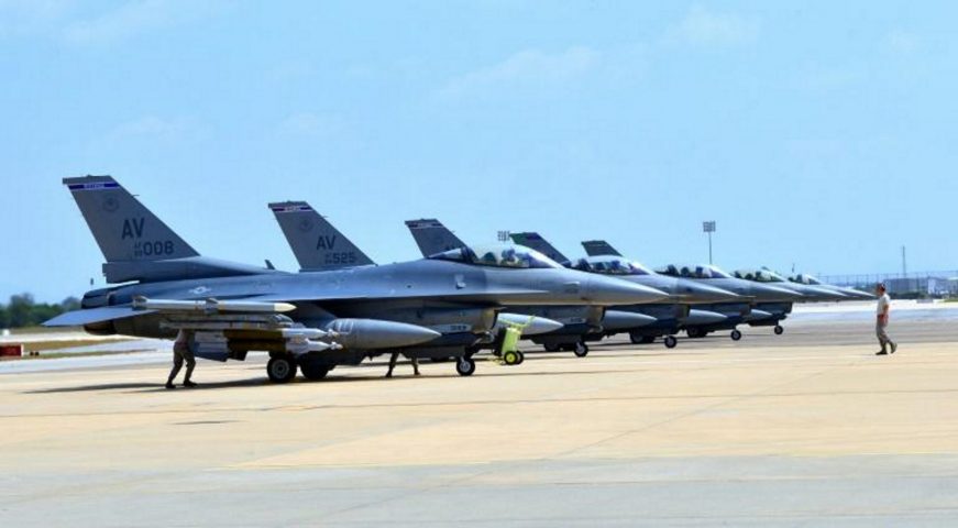 FOTOGRAFÍA. EUROPA, 09.08.2015. Estados Unidos ha desplegado hoy seis cazas F-16 de la Fuerza Aérea estadounidense en la base aérea turca de Incirlik. Efe