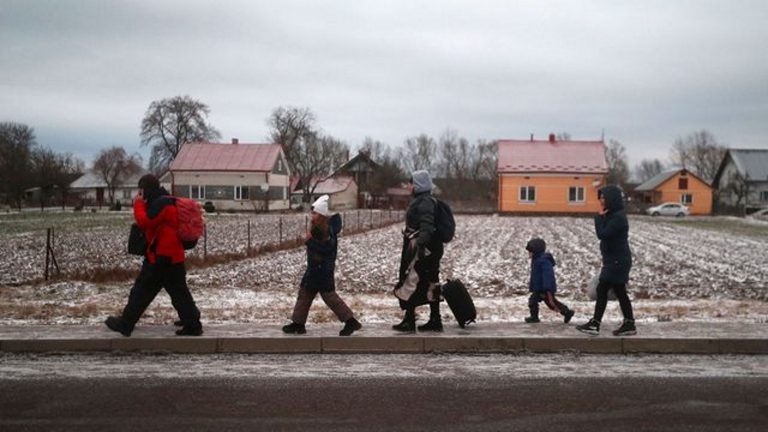 Medio millón de niños refugiados han salido ya de Ucrania tras 7 días de invasión rusa de Ucrania