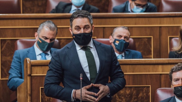 Abascal (VOX) pide a Sánchez eliminar los impuestos sobre gas, gasolina, luz y cerrar el Ministerio de la «guerra de sexos» de Irene Montero Gil