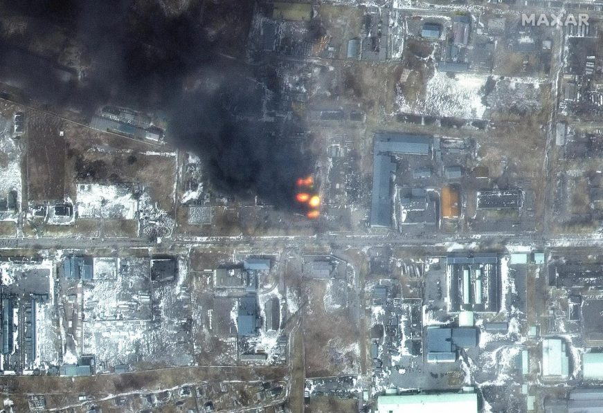 FOTOGRAFÍA. MARIÚPOL (UCRANIA), 09.03.2022. Imagen de satélite de explosiones en la zona de Mariupol tras ataque aéreo d elas tropas invasoras rusas de Vladimir Putin. Efe