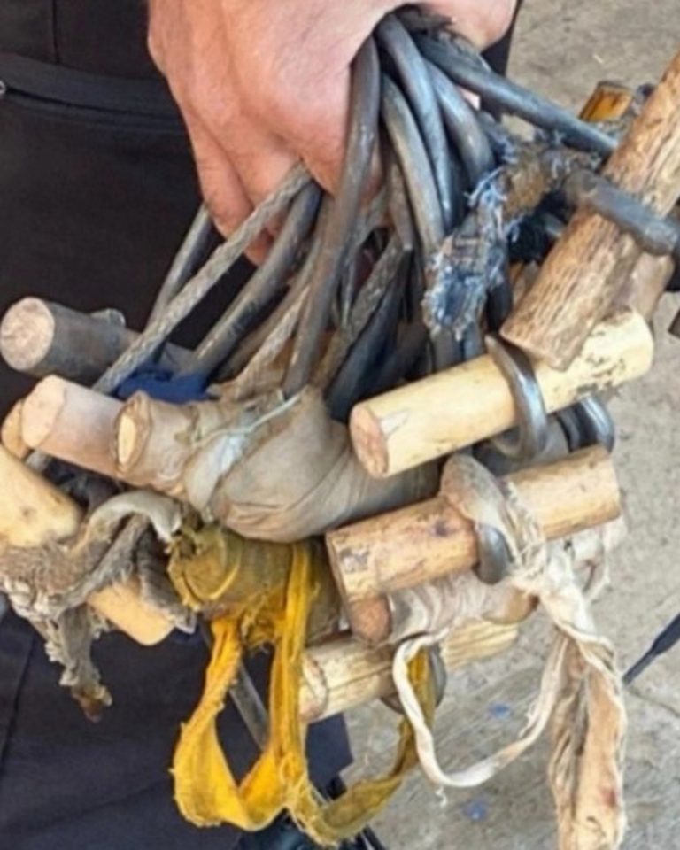 Armas que usaron los inmigrantes ilegales para atacar a policías y guardias civiles en la invasión de la valla de Melilla