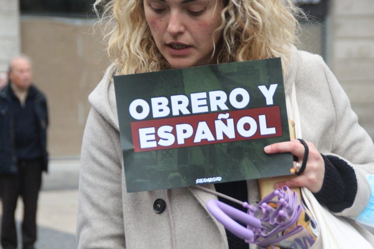 Galería protesta sindicato Solidaridad y VOX partido Obrero y Español en Barcelona contra subida de la luz y combustibles